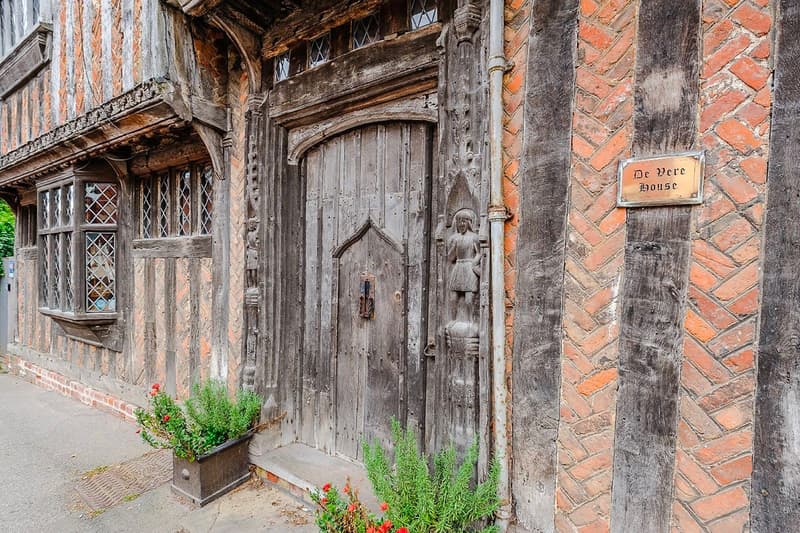Harry Potter ハリーポッター Godric's Hollow ゴドリックの谷 Home 宿泊 サービス Rent Airbnb jk rowling daniel radcliffe