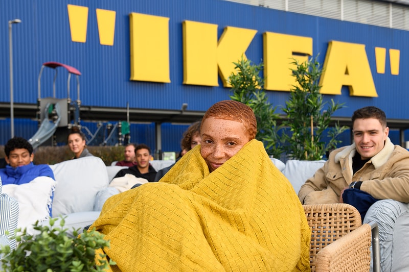 イケアの看板がヴァージル・アブロー仕様に 引用符 IKEA Quotation Mark Logo Virgil Abloh MARKERAD Collection furniture home goods line queue campout 