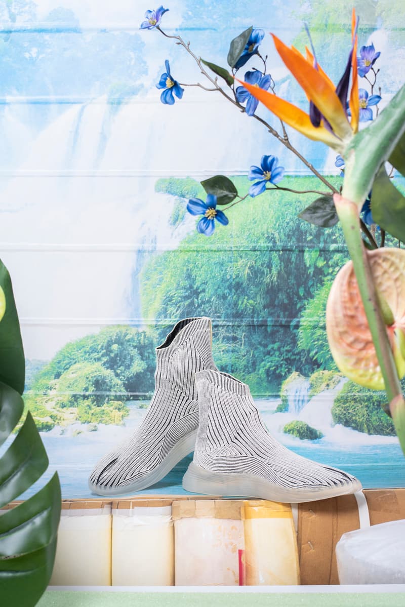 ILYSM イージー Tabi 足袋 Sneaker Design, スニーカー Brand/Studio Launch yeezy proenza Schouler アリス ワン Alice Wang and Sara Jaramillo affordable price december 10 release date shoe footwear ethical sustainable platform