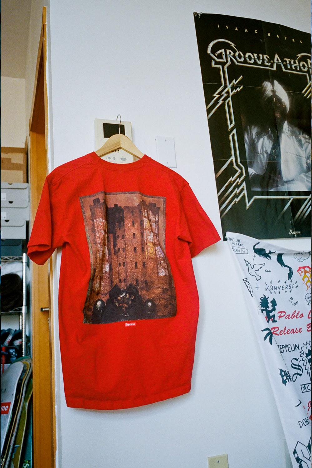 シュプリームがマーティン・ウォンをフィーチャーしたコレクションを発表 Martin Wong x Supreme FW19 Collection New York Artists Barry Blinderman Miguel Piñero Daze Paintings hoodies shirts rayon 