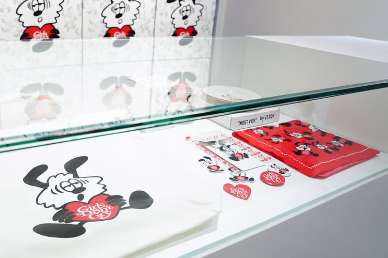 ヴェルディ VERDY 初の単独個展 “Meet VICK Exhibition at Meet VERDY Gallery” に潜入 MEET VICK Verdy First Art Exhibition AllRightsReserved girls dont cry waste youth wood sculpture cut outs