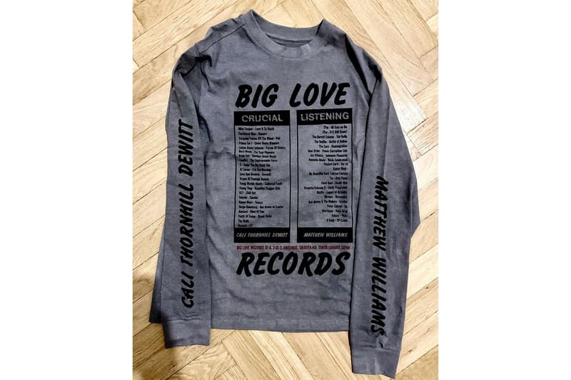 ビッグラブ x アリクス x カリソーンヒルデウィットによるコラボTシャツが発売 Big Love Records x マシュー・ウィリアムズ x カリ・ソーンヒル・デウィットによるコラボTシャツが発売 Big Love Records x Matthew M. Williams x Cali Thornhill DeWitt によるトリプルコラボTシャツが発売