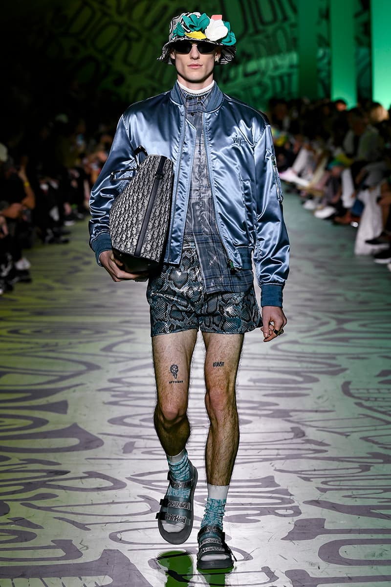 ディオール Dior Fall/Winter 2020 Miami Runway Show Closer Look Looks Kim Jones Shawn Stussy Air Jordan 1 High OG Menswear Tailoring Luxury Fashion Metal Saddle Bag Yoon Ahn pre collection