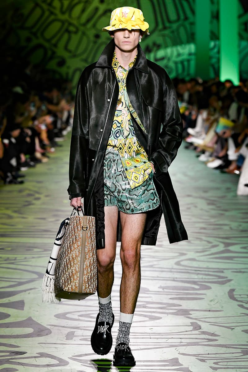 ディオール Dior Fall/Winter 2020 Miami Runway Show Closer Look Looks Kim Jones Shawn Stussy Air Jordan 1 High OG Menswear Tailoring Luxury Fashion Metal Saddle Bag Yoon Ahn pre collection