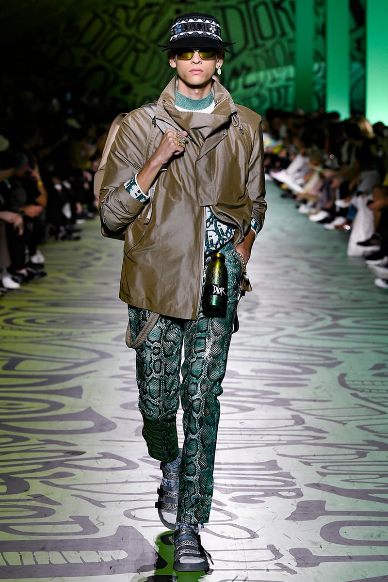ディオール Dior Fall/Winter 2020 Miami Runway Show Closer Look Looks Kim Jones Shawn Stussy Air Jordan 1 High OG Menswear Tailoring Luxury Fashion Metal Saddle Bag Yoon Ahn pre collection