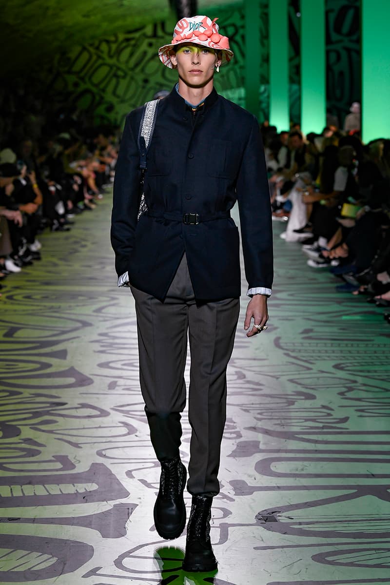 ディオール Dior Fall/Winter 2020 Miami Runway Show Closer Look Looks Kim Jones Shawn Stussy Air Jordan 1 High OG Menswear Tailoring Luxury Fashion Metal Saddle Bag Yoon Ahn pre collection