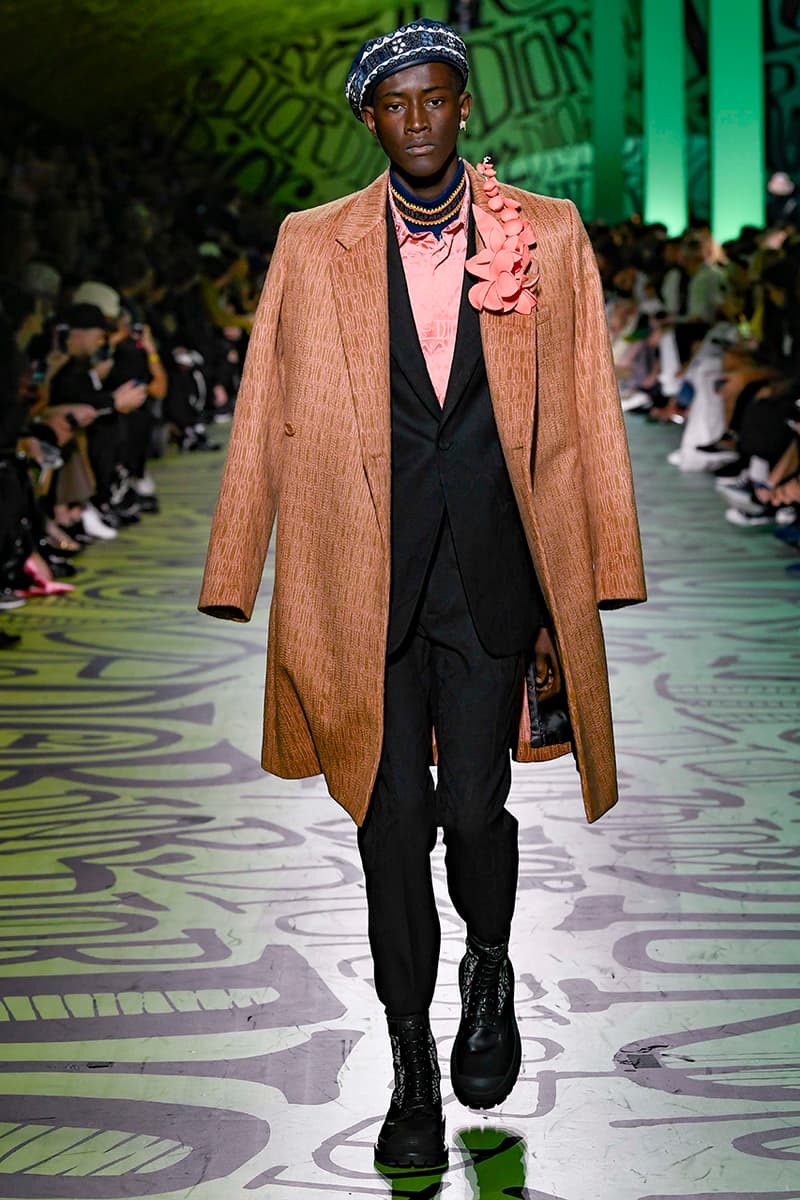 ディオール Dior Fall/Winter 2020 Miami Runway Show Closer Look Looks Kim Jones Shawn Stussy Air Jordan 1 High OG Menswear Tailoring Luxury Fashion Metal Saddle Bag Yoon Ahn pre collection