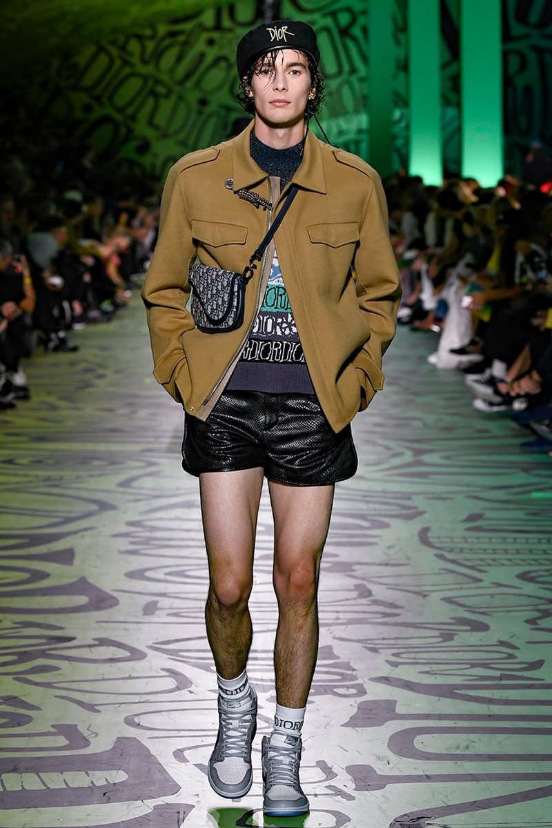 ディオール Dior Fall/Winter 2020 Miami Runway Show Closer Look Looks Kim Jones Shawn Stussy Air Jordan 1 High OG Menswear Tailoring Luxury Fashion Metal Saddle Bag Yoon Ahn pre collection