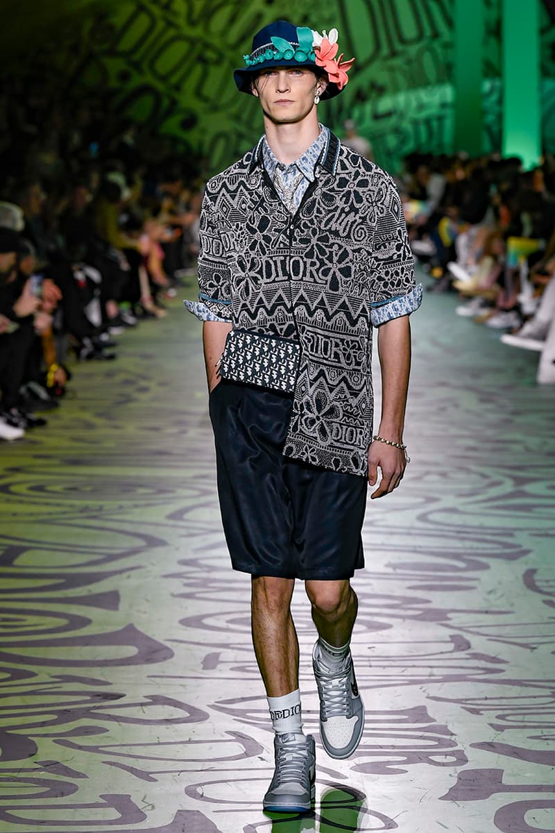 ディオール Dior Fall/Winter 2020 Miami Runway Show Closer Look Looks Kim Jones Shawn Stussy Air Jordan 1 High OG Menswear Tailoring Luxury Fashion Metal Saddle Bag Yoon Ahn pre collection