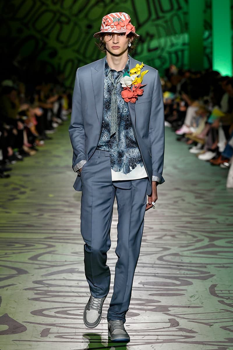 ディオール Dior Fall/Winter 2020 Miami Runway Show Closer Look Looks Kim Jones Shawn Stussy Air Jordan 1 High OG Menswear Tailoring Luxury Fashion Metal Saddle Bag Yoon Ahn pre collection