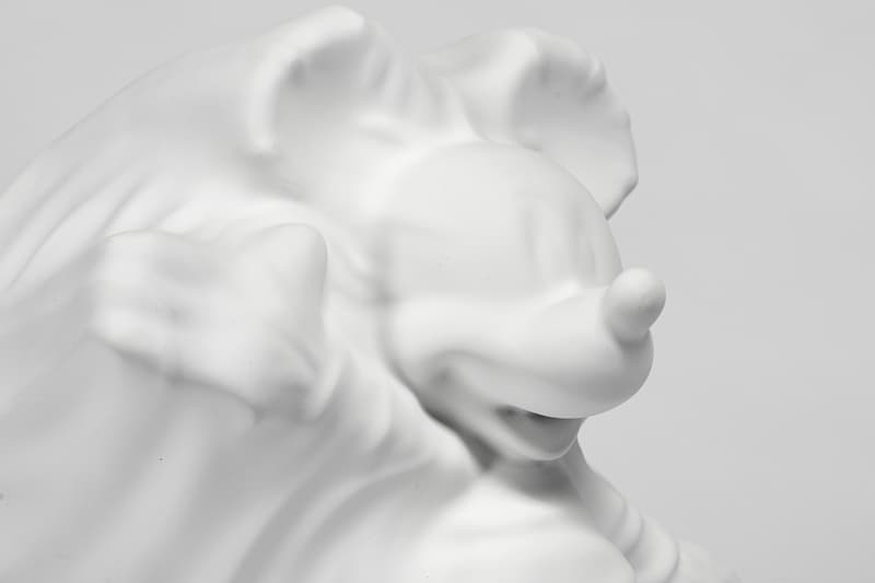 ダニエル・アーシャムの手がけた異色のミッキープロダクトが発売 daniel arsham disney mickey mouse collaborative figures apportfolio exclusive innersect shanghai fair