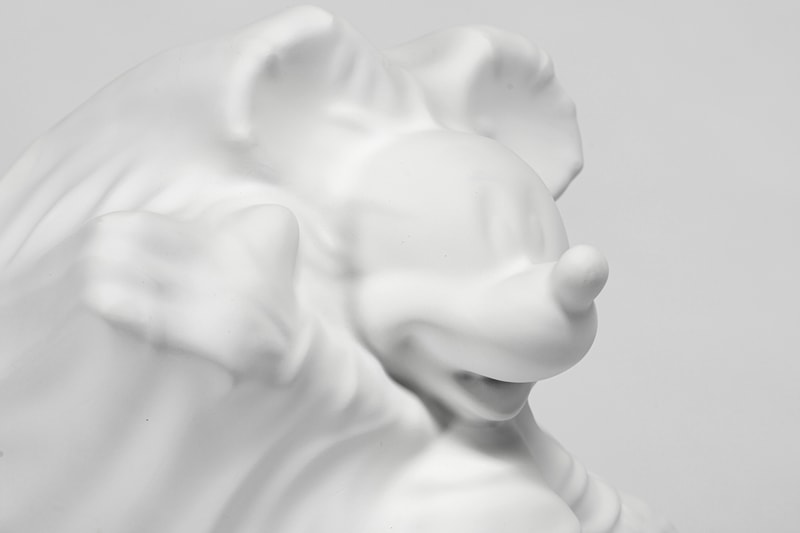 ダニエル・アーシャムの手がけた異色のミッキープロダクトが発売 daniel arsham disney mickey mouse collaborative figures apportfolio exclusive innersect shanghai fair