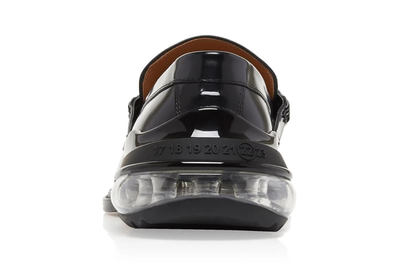 Maison Margielaよりエアクッショニングのソールを装備したパテントレザーのローファーが登場maison margiela bounce bubble heel leather loafers pantent glossy