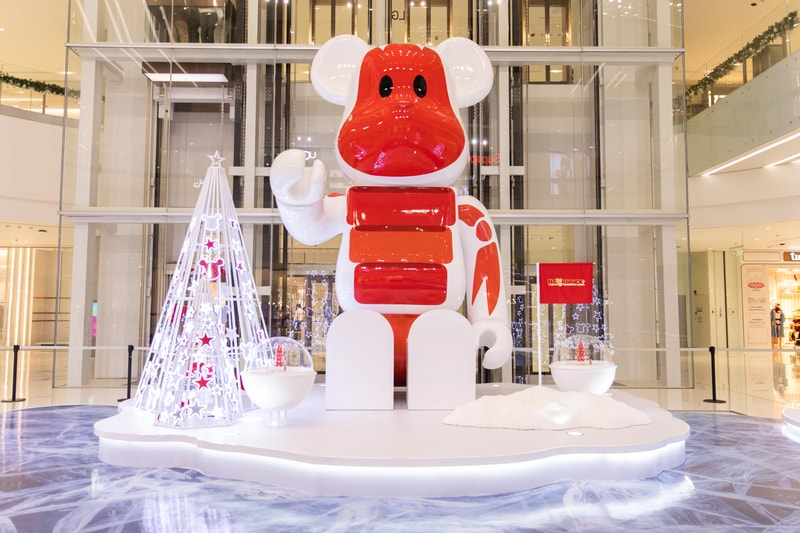 メディコム・トイ　MEDICOM TOY　中国　超高層ビル『長沙IFSタワーT1』　“BE@RBRICK PLANET” 展　開催