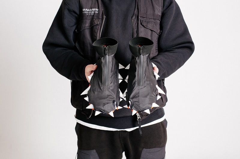 村上隆のアーカイブを再解釈した世界に3足しか存在しないオリジナルスニーカーが公開 Takashi Murakami Wears Mr. Bailey Sneakers First Look Instagram Showcase 'The Simple Things' Sculpture Pharrell Williams Collaboration Art Footwear Vibram
