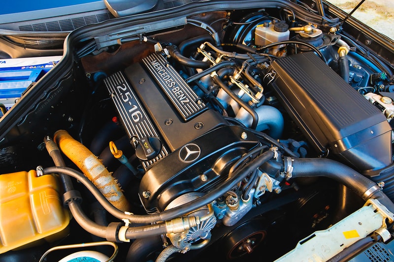 メルセデス・ベンツ Mercedes-Benz の1990年製の超希少モデル190E 2.5-16 Evolution II がオークションに登場 1990 Mercedes-Benz 190E 2.5-16 Evolution II Bring A Trailer Auction Classic German Automotive Sportscar Rare Performance #130 of 502 Cosworth AMG Powerpack W201 EVO II 