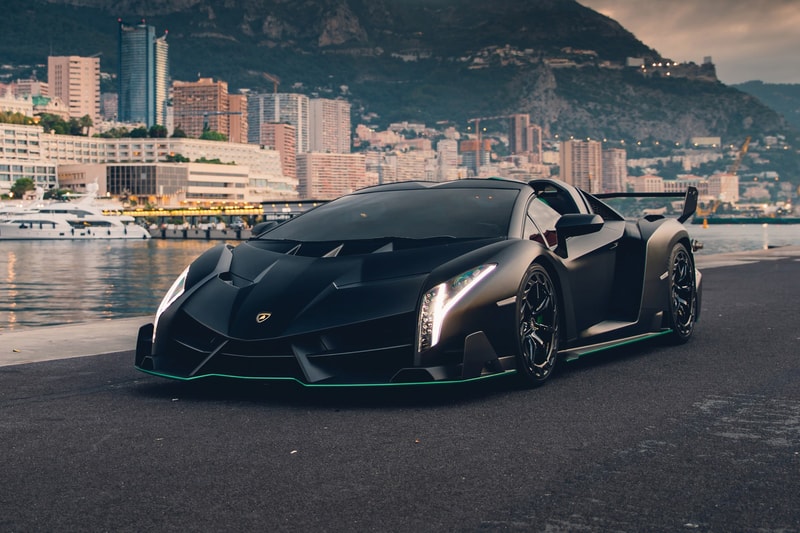ランボルギーニ・ヴェネーノ・ロードスター 世界限定9台の Lamborghini Veneno Roadster がオークションに登場 2015 Lamborghini Veneno Roadster Auction RM Sotheby's supercar hypercar one of 9 built €4,500,000 - €5,500,000 paris 6.5 litre v-12