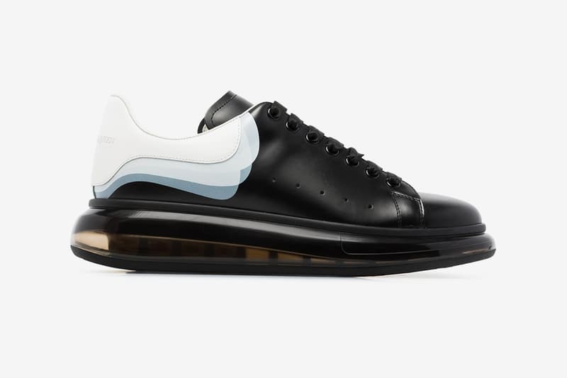 Alexander McQueen からエアソールが搭載されたオーバーサイズのスニーカーが再び登場 Alexander McQueen 3D Print Oversized Sneaker "black/white" release info buy now browns translucent bubble sole