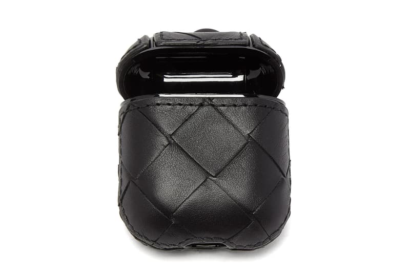 Bottega Veneta からレザーが施されたAirPodsケースが登場 Bottega Veneta Intrecciato Weave AirPods Case leather Italian fashion headphones BV