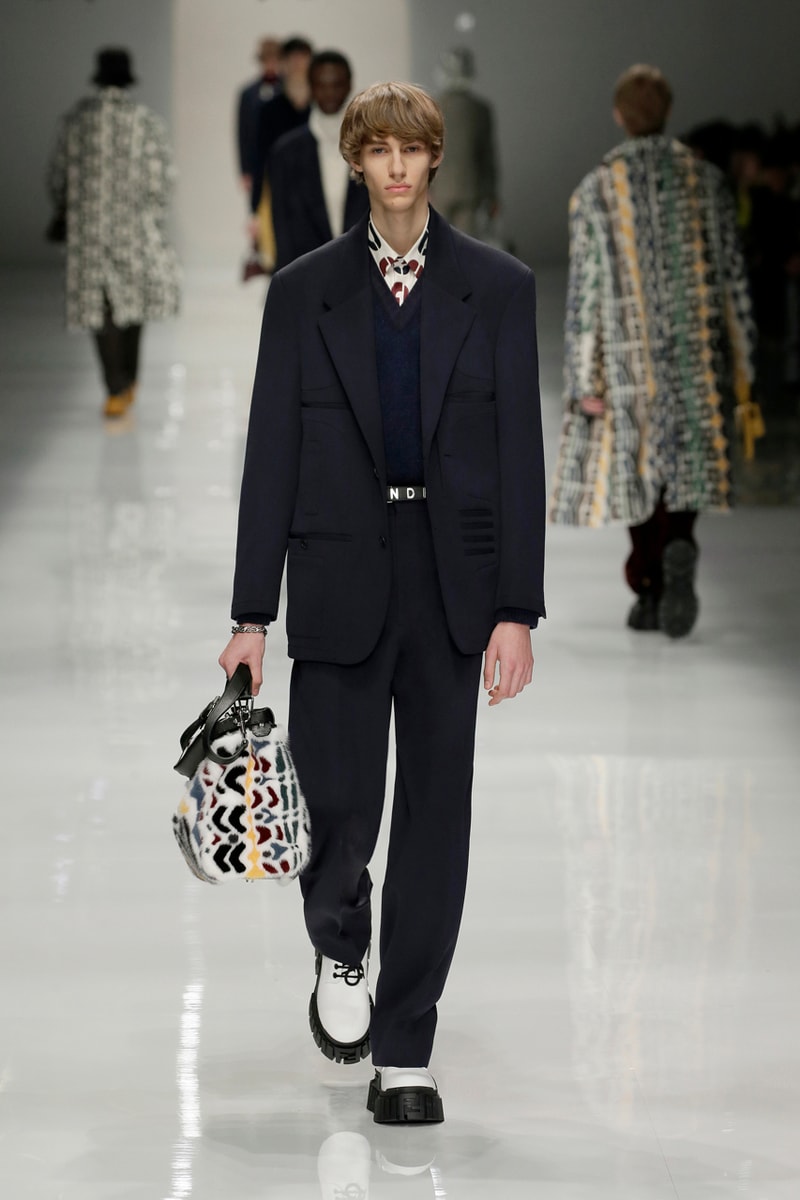 フェンディ FENDI 2020年秋冬メンズコレクション fendi fall winter 2020 mens collection runway show images silvia venturini creative director anrealage collaboration 