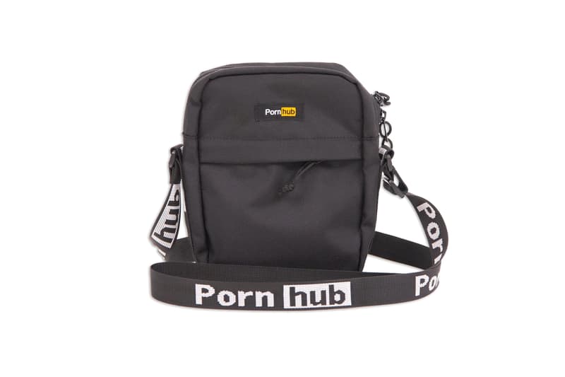 ポーンハブ Pornhub からロゴが大胆に配されたクロスボディバッグが発売 Pornhub Crossbody bag pouch satchel carrying pack waist apparel adult website 18 eighteen years sexually suggestive internet montreal canadian vpn hub pornography videos