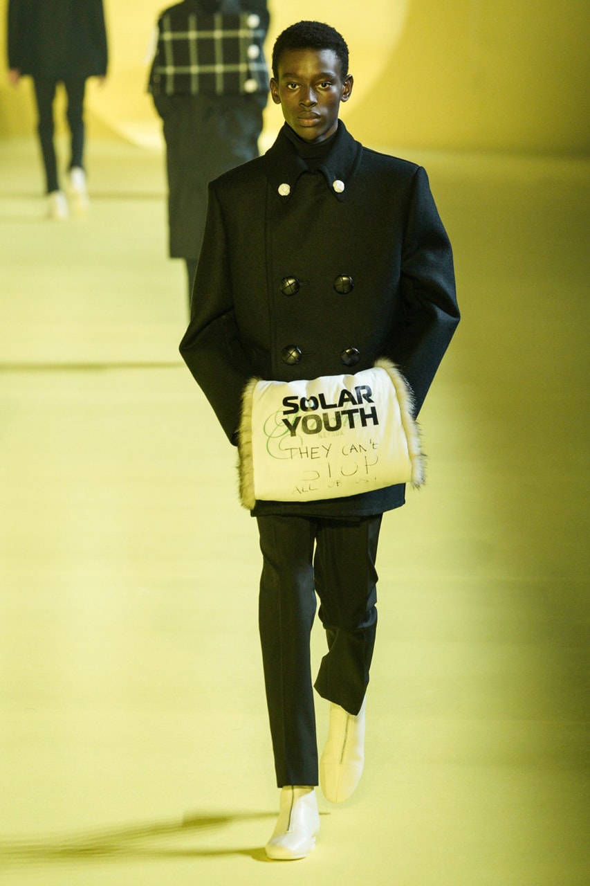 ラフシモンズ 2020年秋冬コレクション Raf Simons Fall/Winter 2020 Collection Show menswear pfw paris fashion week fw20 runway presentation solar youth runner