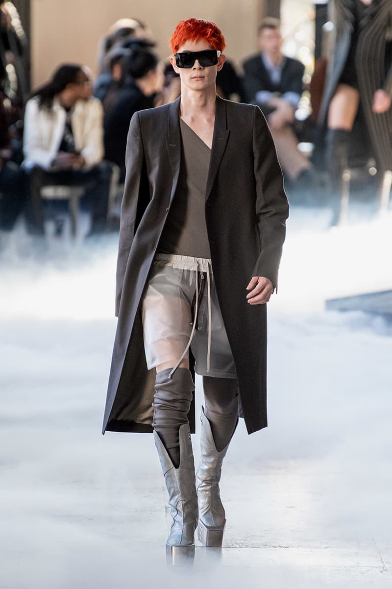 リックオウエンス 2020年秋冬コレクション Rick Owens "PERFORMA" Paris Fashion Week Men's Fall/Winter 2020 Runway Show Closer Look Editorial Lord of Darkness Asymmetrical Collection Menswear Gender Fluid Neutral Leather PVC Mohair Tailoring Biker