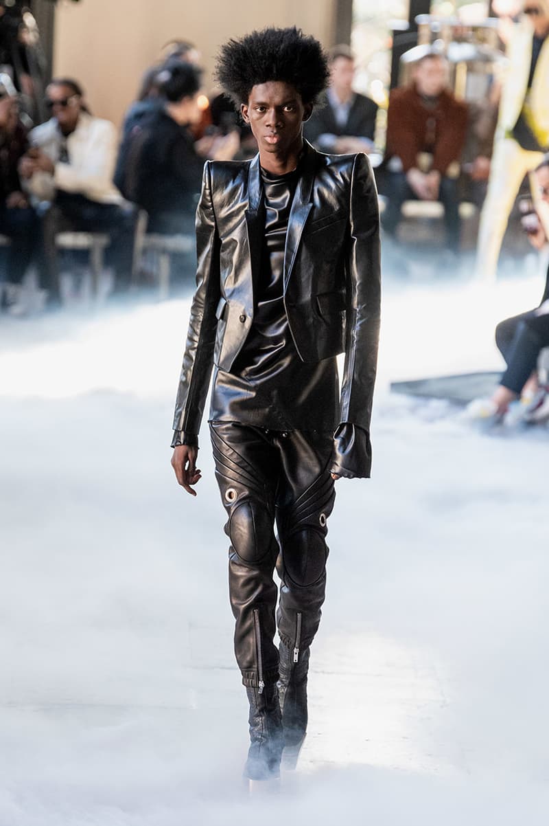 リックオウエンス 2020年秋冬コレクション Rick Owens "PERFORMA" Paris Fashion Week Men's Fall/Winter 2020 Runway Show Closer Look Editorial Lord of Darkness Asymmetrical Collection Menswear Gender Fluid Neutral Leather PVC Mohair Tailoring Biker