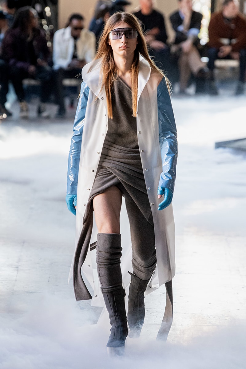 リックオウエンス 2020年秋冬コレクション Rick Owens "PERFORMA" Paris Fashion Week Men's Fall/Winter 2020 Runway Show Closer Look Editorial Lord of Darkness Asymmetrical Collection Menswear Gender Fluid Neutral Leather PVC Mohair Tailoring Biker