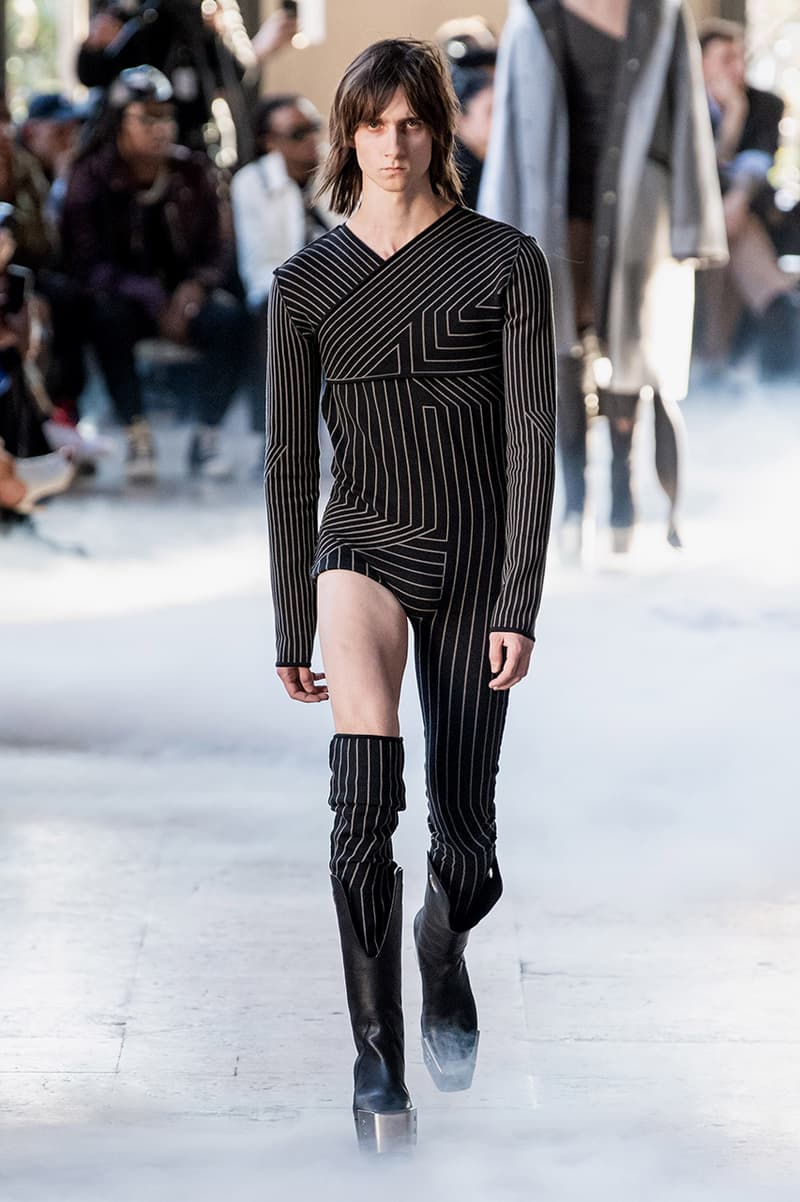 リックオウエンス 2020年秋冬コレクション Rick Owens "PERFORMA" Paris Fashion Week Men's Fall/Winter 2020 Runway Show Closer Look Editorial Lord of Darkness Asymmetrical Collection Menswear Gender Fluid Neutral Leather PVC Mohair Tailoring Biker