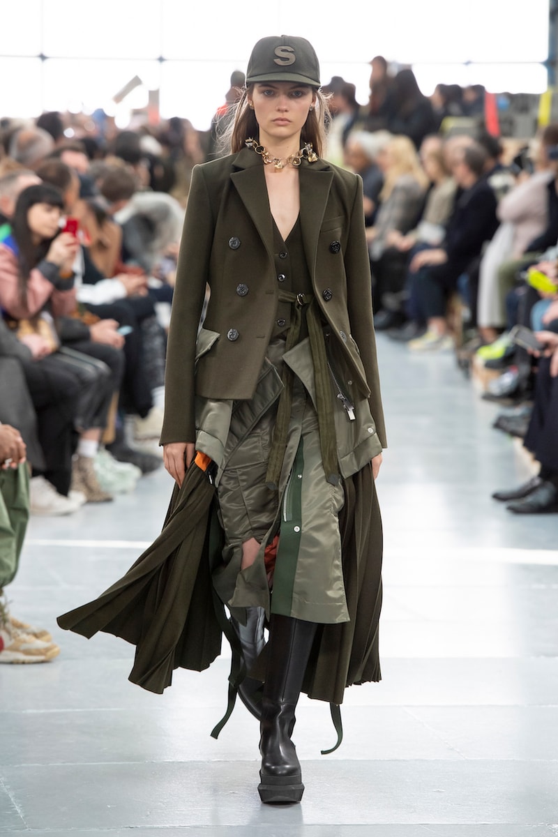 サカイ 2020年秋冬コレクションのバックステージに潜入 sacai Paris Fashion Week Fall Winter Runway Nike Pegasus Vaporfly pfw co ed chitose abe deconstruction military outerwear japanese designer layer styles leopard olive asymmetrical 