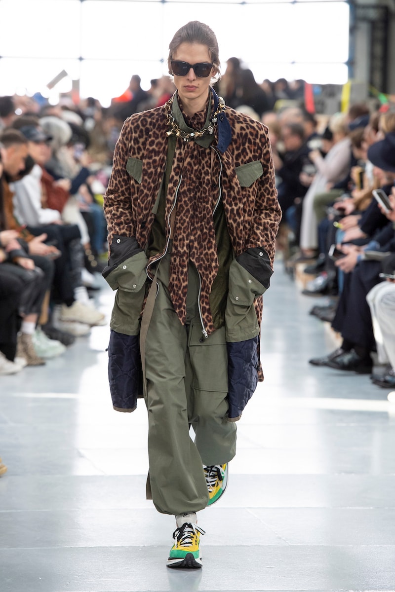 サカイ 2020年秋冬コレクションのバックステージに潜入 sacai Paris Fashion Week Fall Winter Runway Nike Pegasus Vaporfly pfw co ed chitose abe deconstruction military outerwear japanese designer layer styles leopard olive asymmetrical 