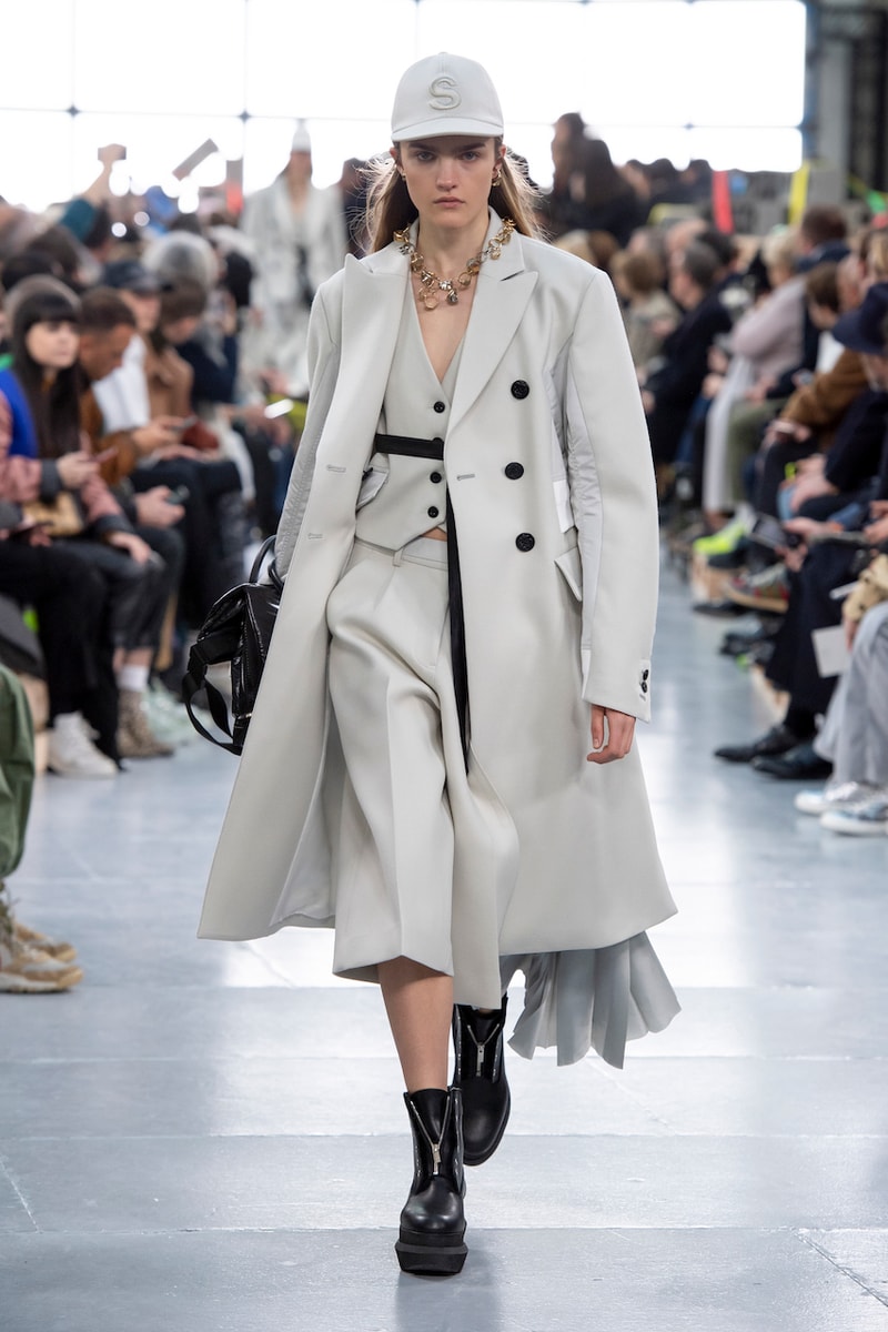 サカイ 2020年秋冬コレクションのバックステージに潜入 sacai Paris Fashion Week Fall Winter Runway Nike Pegasus Vaporfly pfw co ed chitose abe deconstruction military outerwear japanese designer layer styles leopard olive asymmetrical 