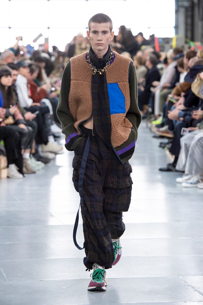 サカイ 2020年秋冬コレクションのバックステージに潜入 sacai Paris Fashion Week Fall Winter Runway Nike Pegasus Vaporfly pfw co ed chitose abe deconstruction military outerwear japanese designer layer styles leopard olive asymmetrical 