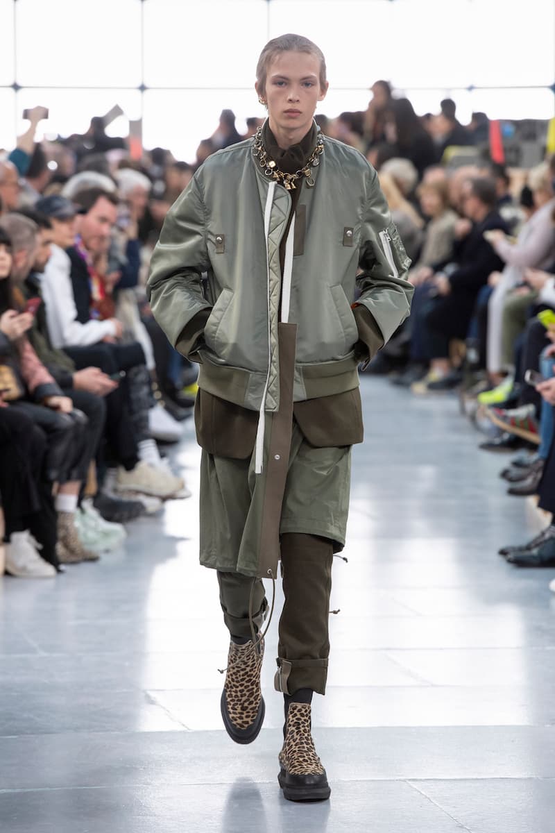 サカイ 2020年秋冬コレクションのバックステージに潜入 sacai Paris Fashion Week Fall Winter Runway Nike Pegasus Vaporfly pfw co ed chitose abe deconstruction military outerwear japanese designer layer styles leopard olive asymmetrical 