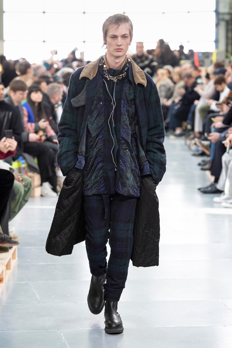 サカイ 2020年秋冬コレクションのバックステージに潜入 sacai Paris Fashion Week Fall Winter Runway Nike Pegasus Vaporfly pfw co ed chitose abe deconstruction military outerwear japanese designer layer styles leopard olive asymmetrical 