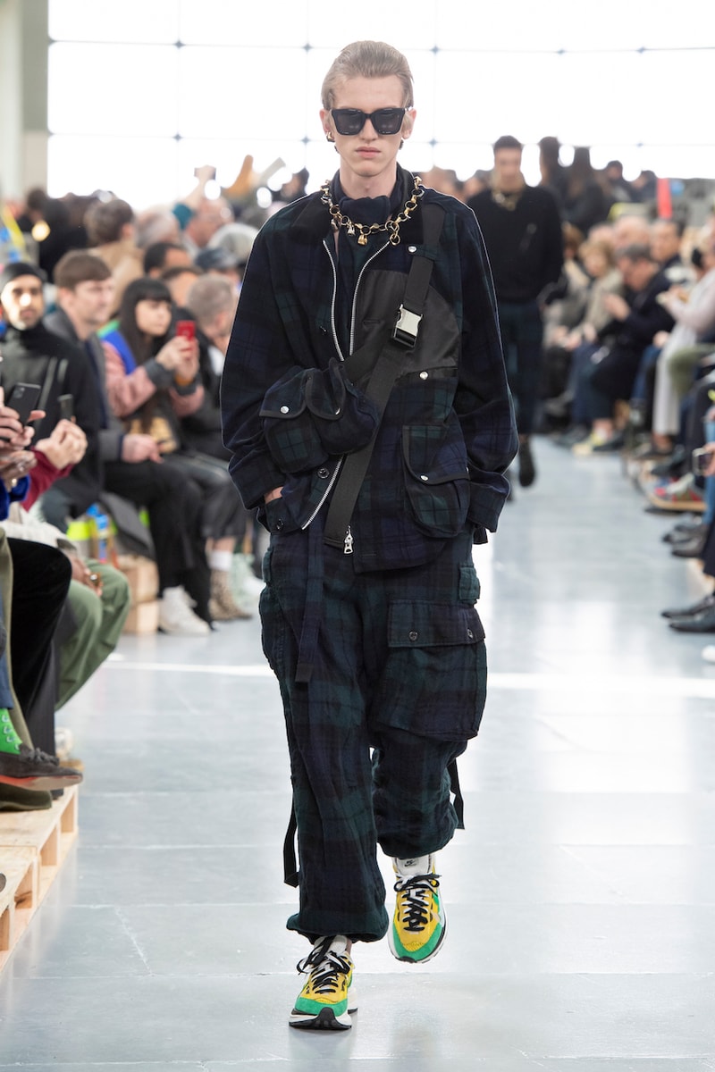 サカイ 2020年秋冬コレクションのバックステージに潜入 sacai Paris Fashion Week Fall Winter Runway Nike Pegasus Vaporfly pfw co ed chitose abe deconstruction military outerwear japanese designer layer styles leopard olive asymmetrical 