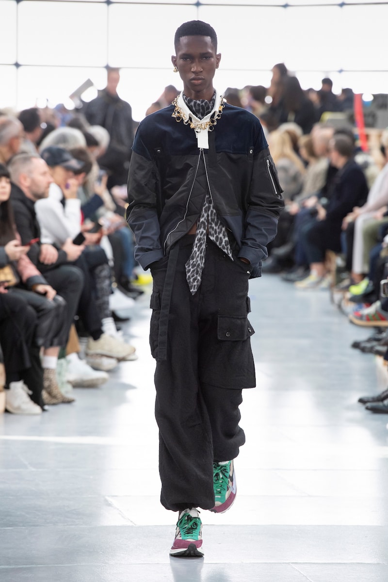 サカイ 2020年秋冬コレクションのバックステージに潜入 sacai Paris Fashion Week Fall Winter Runway Nike Pegasus Vaporfly pfw co ed chitose abe deconstruction military outerwear japanese designer layer styles leopard olive asymmetrical 