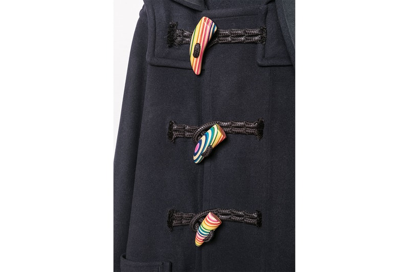 サカイ sacai と日本人アーティスト HAROSHI によるコラボピースが 2G 限定でリリース