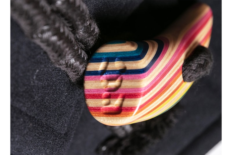 サカイ sacai と日本人アーティスト HAROSHI によるコラボピースが 2G 限定でリリース