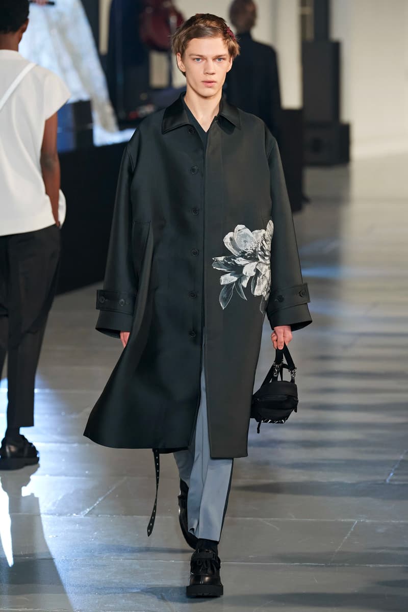 ヴァレンティノ 2020年秋冬コレクション オニツカタイガー Valentino Fall/Winter 2020 Runway Collection paris fashion week mens Pierpaolo Piccioli ready to wear flowers