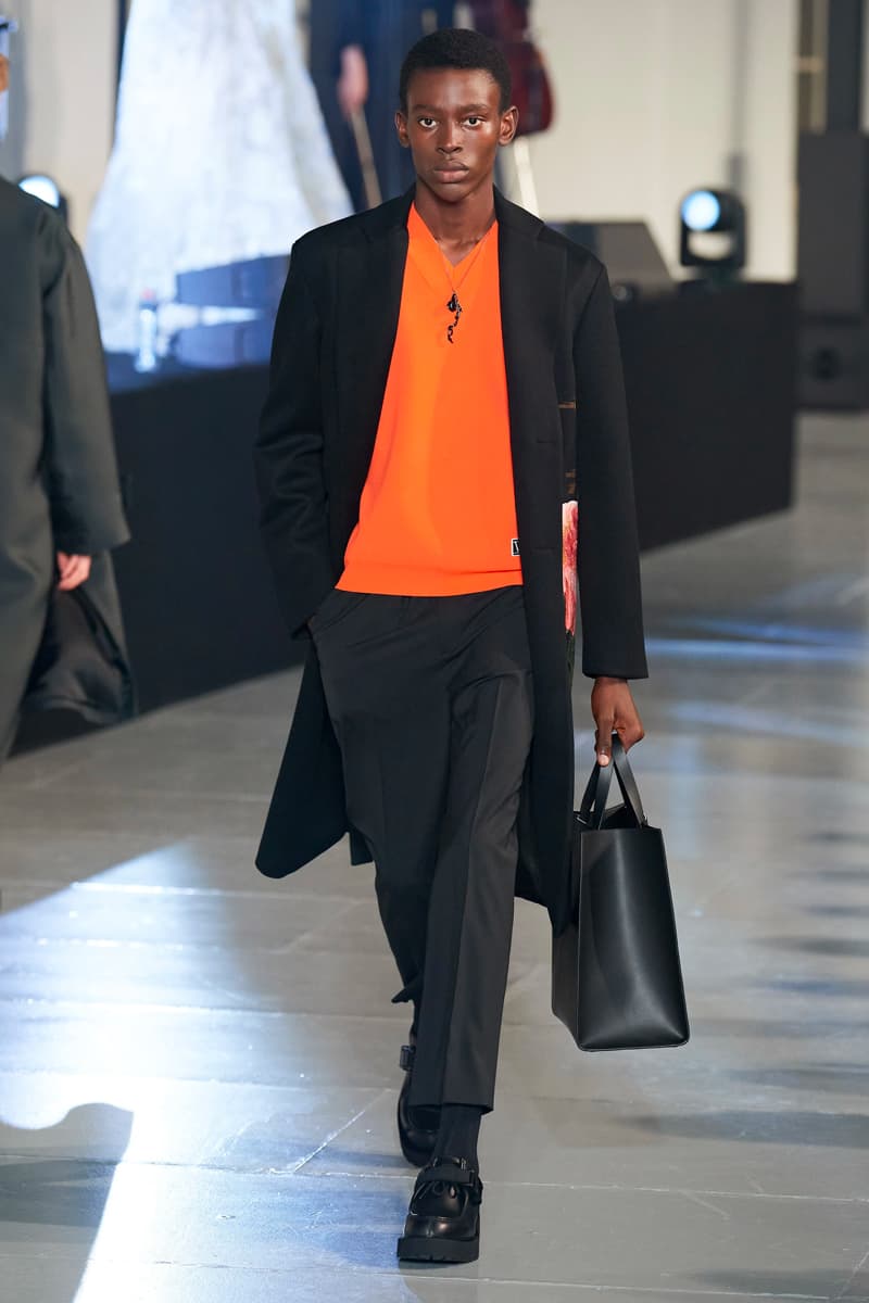 ヴァレンティノ 2020年秋冬コレクション オニツカタイガー Valentino Fall/Winter 2020 Runway Collection paris fashion week mens Pierpaolo Piccioli ready to wear flowers 