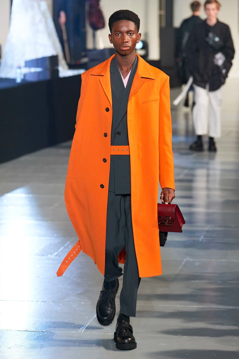 ヴァレンティノ 2020年秋冬コレクション オニツカタイガー Valentino Fall/Winter 2020 Runway Collection paris fashion week mens Pierpaolo Piccioli ready to wear flowers 