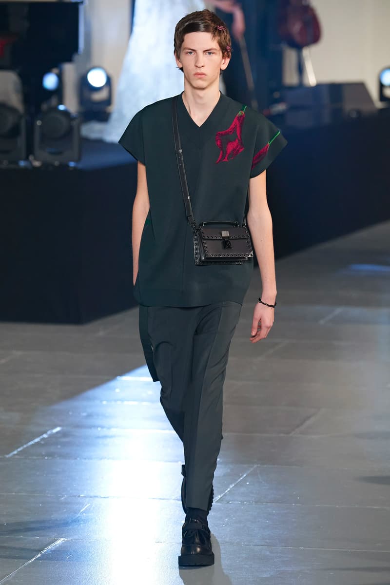 ヴァレンティノ 2020年秋冬コレクション オニツカタイガー Valentino Fall/Winter 2020 Runway Collection paris fashion week mens Pierpaolo Piccioli ready to wear flowers 