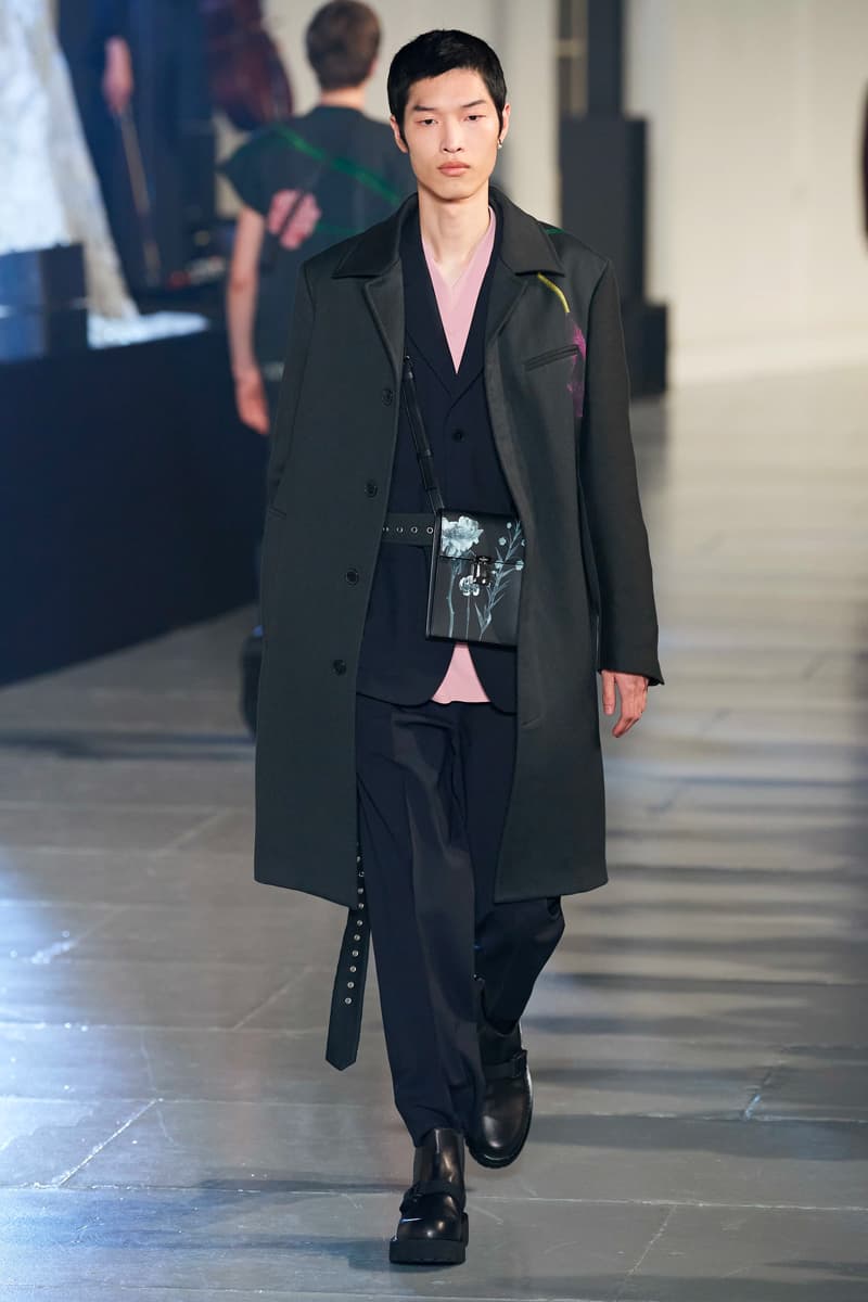 ヴァレンティノ 2020年秋冬コレクション オニツカタイガー Valentino Fall/Winter 2020 Runway Collection paris fashion week mens Pierpaolo Piccioli ready to wear flowers 