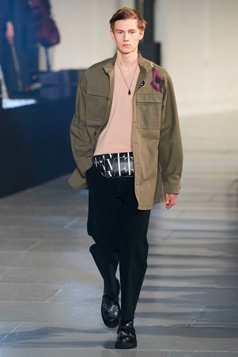 ヴァレンティノ 2020年秋冬コレクション オニツカタイガー Valentino Fall/Winter 2020 Runway Collection paris fashion week mens Pierpaolo Piccioli ready to wear flowers 