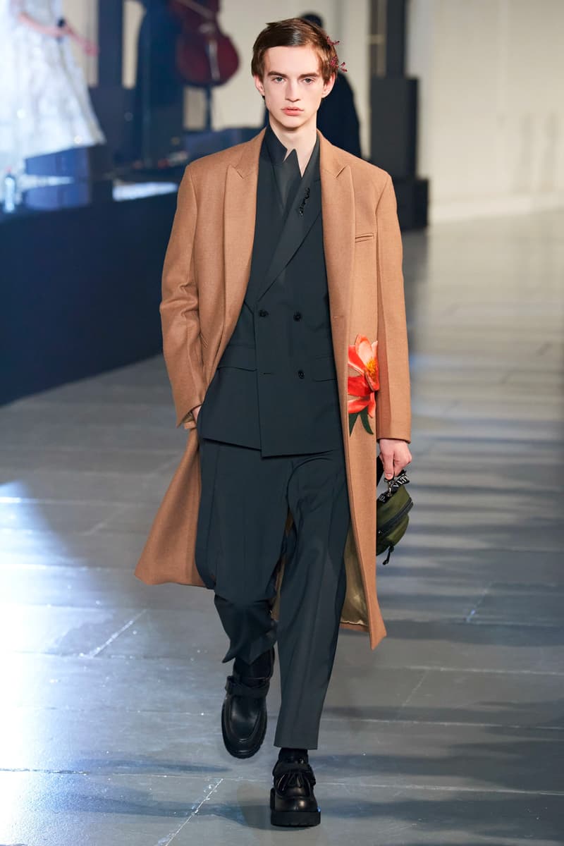 ヴァレンティノ 2020年秋冬コレクション オニツカタイガー Valentino Fall/Winter 2020 Runway Collection paris fashion week mens Pierpaolo Piccioli ready to wear flowers 