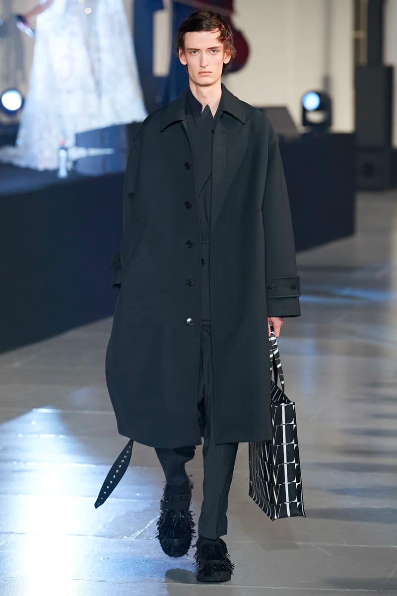 ヴァレンティノ 2020年秋冬コレクション オニツカタイガー Valentino Fall/Winter 2020 Runway Collection paris fashion week mens Pierpaolo Piccioli ready to wear flowers 