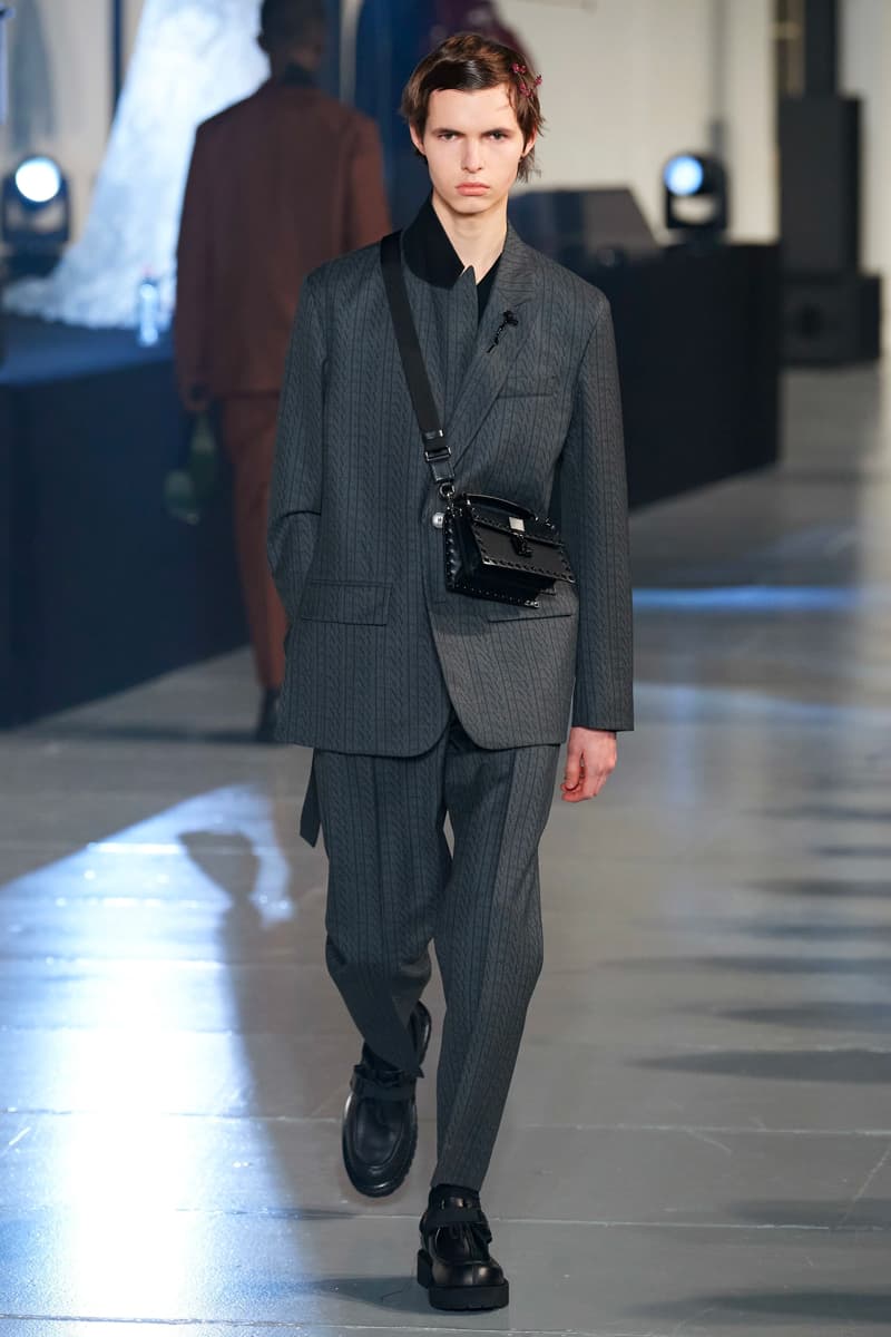 ヴァレンティノ 2020年秋冬コレクション オニツカタイガー Valentino Fall/Winter 2020 Runway Collection paris fashion week mens Pierpaolo Piccioli ready to wear flowers 