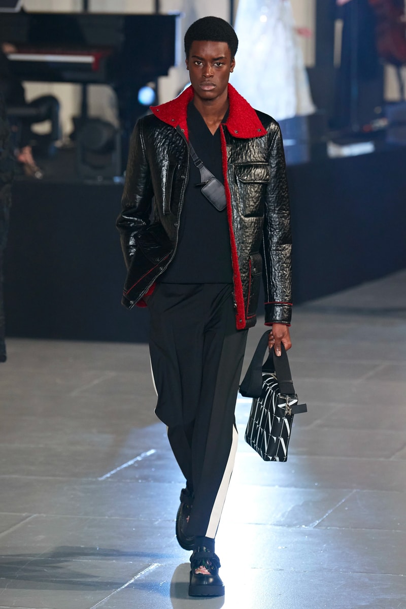 ヴァレンティノ 2020年秋冬コレクション オニツカタイガー Valentino Fall/Winter 2020 Runway Collection paris fashion week mens Pierpaolo Piccioli ready to wear flowers 